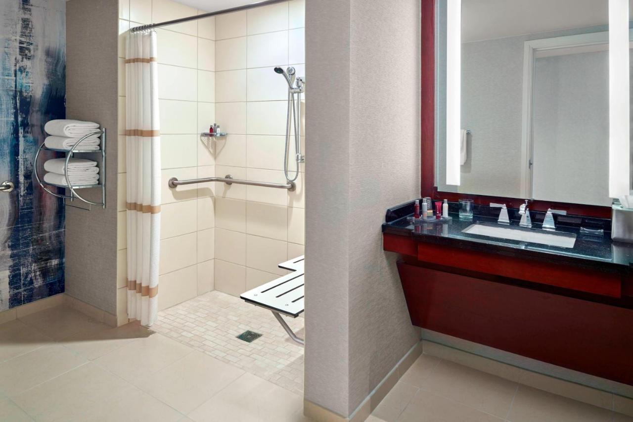 1 Bedroom Suite 1 King,1386699053:JPEG